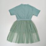 zalsvas-kombinezonas-mergaitei-su-tiulio-sijonu-trumpos-rankoves-stilingas-madingas-priekis-drugeliukai.lt