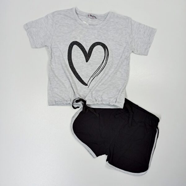 komplektukas-vasarai-mergaitei-su-palaidine-trumpa-sortai-su-blizgancia-sirdute-priekis-drugeliukai.lt