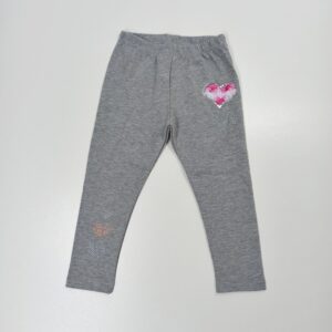 pilkos-spalvos-trikotazines-tampres-kelnes-mergaitei-su-aplikacijomis-blizganciomis-priekis-drugeliukai.lt