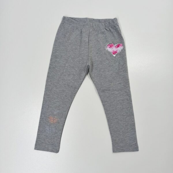 pilkos-spalvos-trikotazines-tampres-kelnes-mergaitei-su-aplikacijomis-blizganciomis-priekis-drugeliukai.lt