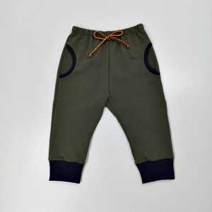 trikotazines-laisvalaikio-kelnes-vaikams-su-kisenemis-siuta-lietuvioje-priekis-drugeliukai.lt