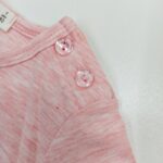 palaidine-mergaitei-ilgomis-rankovemis-su-priutu-kaspinu-ir-aplikacija-su-kvarbatkomis-grazi-stilinga-ant-peties-sagos-drugeliukai.lt