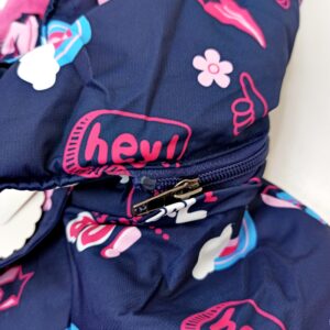 rudeninis-zieminis-vientisas-kombinezonas-mergaitei-su-kapisonu-margas-tamsiai-melynas-rubai-vaikams-vidus-su-flisu-kapisonas-nusisega-drugeliukai.lt