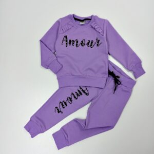 trikotazinis-komplektukas-mergaitei-kelnes-dzemperis-su-uzrasu-treningai-laisvalaikio-apranga-priekis-drugeliukai.lt