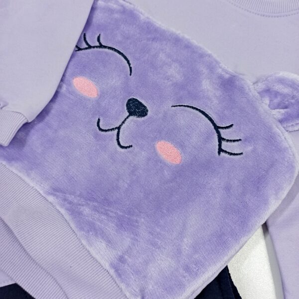 trikotazinis-komplektukas-mergaitei-su-pukeliu-viduje-pasiltintas-rubai-vaikams-meskutis-violetines-spalvos-dzemperis-kelnes-drugeliukai.lt