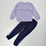 trikotazinis-komplektukas-mergaitei-su-pukeliu-viduje-pasiltintas-rubai-vaikams-meskutis-violetines-spalvos-dzemperis-kelnes-nugara-drugeliukai.lt