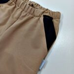 trikotazinis-stilingas-grazus-komplektukas-mergaitei-dzmeperis-kelnes-su-kisenemeis-su-sirdutes-aplikacija-vaiku-rubai-kelnes-drugeliukai.lt