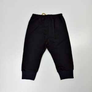 juodos-siutos-kelnes-berniukams-trikotazines-su-kisenemis-nugara