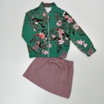 trikotazinis-derinukas-mergaitei-bomberis-ir-sijonas-pasipuosti-zalios-ir-pelenu-levandos-spalvos-priekis-drugeliukai