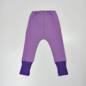 violetines-spalvos-kelnes-augancios-trikotazines-laisvalaikiui-nugara-drugeliukai