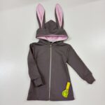 Trikotažinis džemperis su ausytėmis "Pilka"